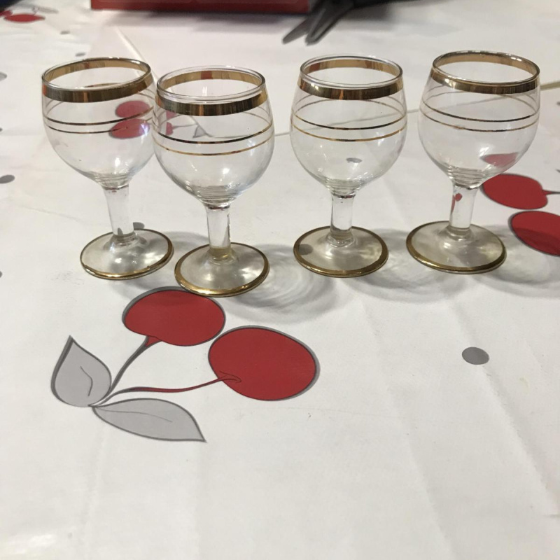 4 verres à Liqueur eau de vie cristal vintage