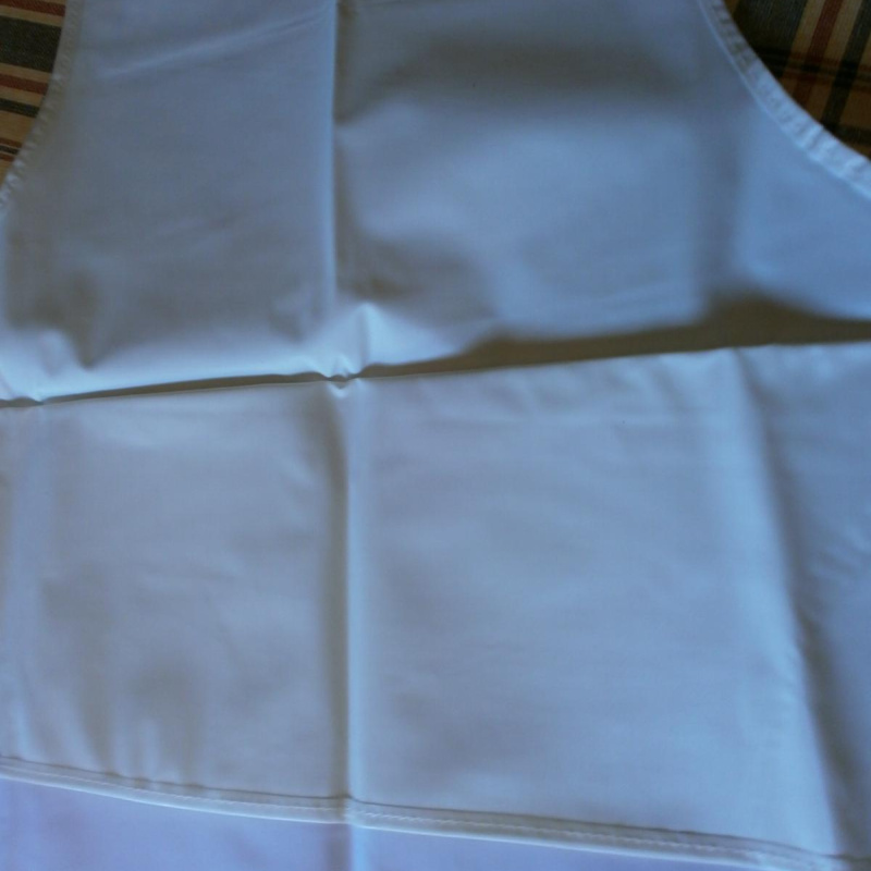 GRAND TABLIER BLANC EN TISSU PLASTIFIE ADULTE NEUF hauteur 110cm largeur 75cm
